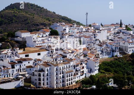 Le village blanc de Frigiliana, Nerja, l'Axarquia, Malaga, Espagne Banque D'Images