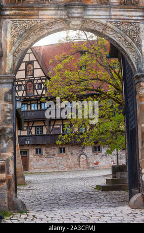 Entrée de l'Alte Hofhaltung (ancienne cour), ancienne résidence des évêques musée historique maintenant, la vieille ville de Bamberg, Bavière, Allemagne, Europe. Bamb Banque D'Images