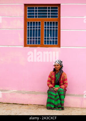 Femme indienne au village de Tulla Kote, Uttarakhand, Inde Banque D'Images