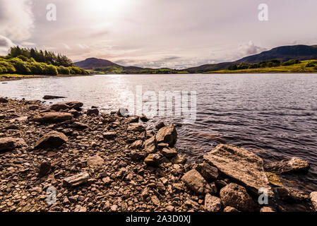 Vue sur l'eau à Llyn Celyn, NP, Snowdonia au Pays de Galles, Royaume-Uni Banque D'Images