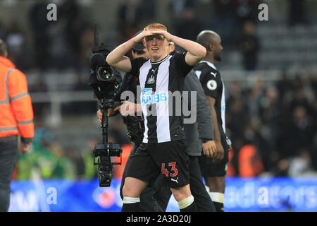 NEWCASTLE Upon Tyne, 6 octobre Matthieu Longstaff de Newcastle United à la fin de la Premier League match entre Newcastle United et Manchester United à St James Park, Newcastle Le dimanche 6 octobre 2019. (Crédit : Mark Fletcher | MI News) Banque D'Images