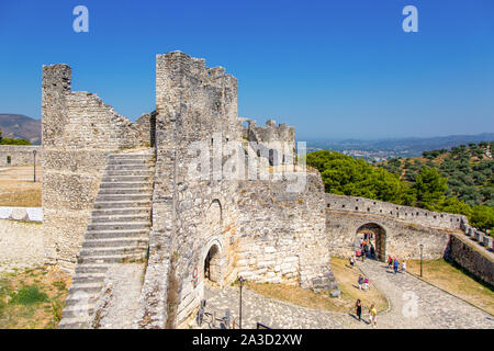 Entrée du château en ruines de Kalaja, Berat, Site du patrimoine mondial de l'UNESCO, de l'Albanie Banque D'Images