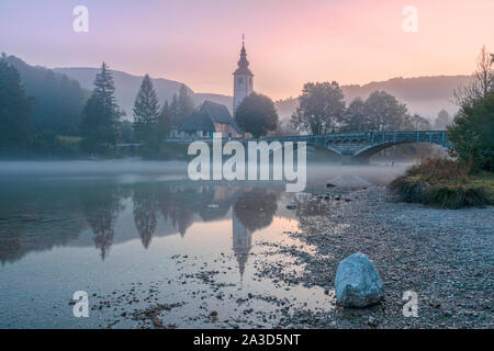 Lac de Bohinj, Haute-Carniole, Slovénie, Europe Banque D'Images