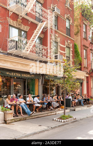 Restaurant Extra vierge sur West 4th Street à Greenwich Village, New York City, USA Banque D'Images