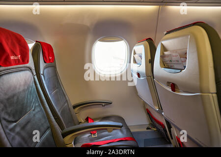 Venise, Italie - circa 2019 MAI : interior shot of Austrian Airlines Embraer ERJ-195LR Banque D'Images