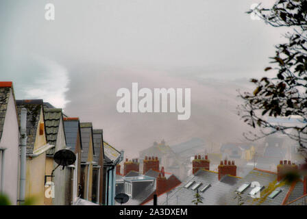 Fortuneswell. 7 octobre 2019. Météo britannique. Plage de Chesil disparaît dans la brume sur un jour de pluie continue sur l'Île de Portland. crédit : Stuart fretwell/Alamy Live News Banque D'Images