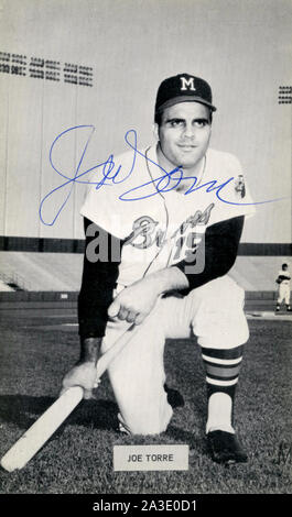 1950 era chandail noir et blanc photo de joueur de baseball Hall of Fame et manager Joe Torre avec les Milwaukee Braves. Banque D'Images