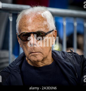 Le célèbre styliste Giorgio Armani, propriétaire d'Olimpia Milano regarder la Serie A match basket Legabasket AX Armani Exchange Olimpia Milan vs Palla Banque D'Images