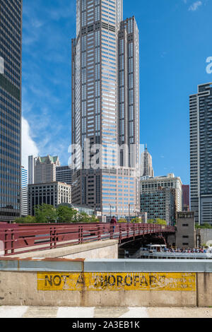 Van Buren street bridge et bâtiments dans le centre-ville de Chicago Banque D'Images