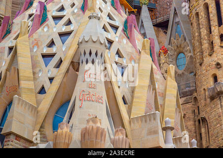 Barcelone, Catalogne, Spain-October 1, 2019 : Célèbre Antonio Gaudi Sagrada Familia, Tour close up Banque D'Images