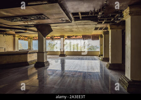 Abandonné et mystérieux hôtel à Bedugul. L'île de Bali, Indonésie Banque D'Images