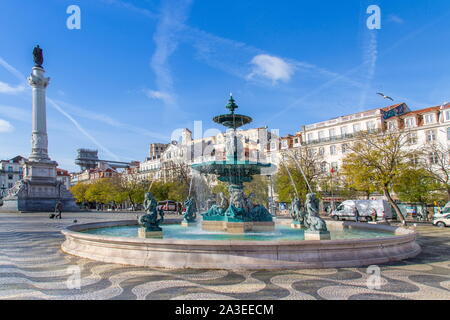 Lisbonne, Portugal - 20 avril, 2019 : célèbre fontaine de la place Rossio dans le centre historique de Lisbonne Banque D'Images