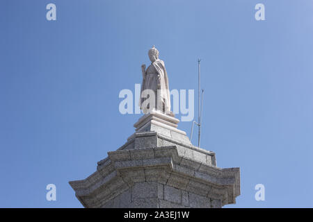Guimaraes, Portugal - La statue de Pie IX sur le sommet du Monte Penha Banque D'Images
