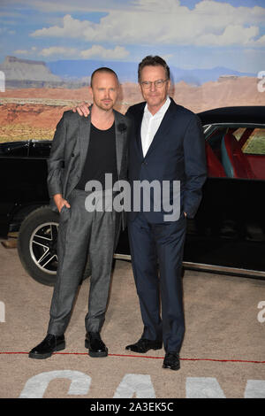 Los Angeles, USA. 07Th Oct, 2019. LOS ANGELES, USA. 07 octobre, 2019 : Aaron Paul & Bryan Cranston à la première de 'El Camino : un film Breaking Bad' au Regency Village Theatre. Photo Credit : Paul Smith/Alamy Live News Banque D'Images