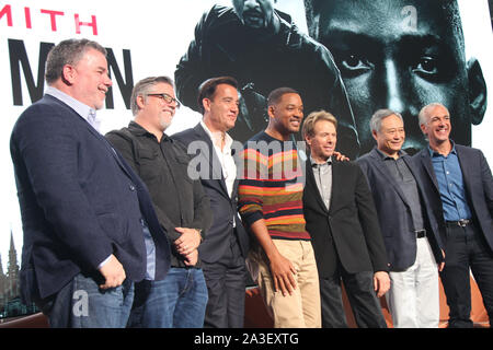 Guy Williams, Bill Westenhofer, Clive Owen, Will Smith, Jerry Bruckheimer, Ang Lee 10/04/2019 'Gemini Man' conférence de presse tenue à l'espace YouTube à Los Angeles, CA Photo par Izumi Hasegawa / HollywoodNewsWire.co Banque D'Images