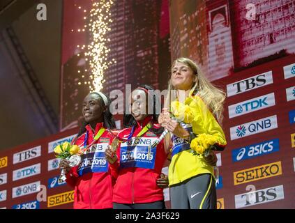 Konstanze KLOSTERHALFEN (Allemagne / 3ème place) avec médaille de bronze, médaille, bronze, avec de gauche à droite Margaret Chelimo Kipkemboi (KEN / 2e place), lauréat Hellen Obiri (KEN / 1e place), KLOSTERHALFEN du 5 000 m féminin de la remise des prix, am 06.10.2019 Championnats du monde d'athlétisme 2019 à Doha / Qatar, à partir de la 27.09. - 10.10.2019. Dans le monde d'utilisation | Banque D'Images