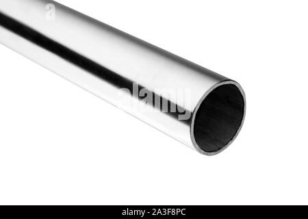 Poli brillant Anneau pénien tube/Pipe isolé sur un fond blanc. Ce tuyau est ébavuré Banque D'Images