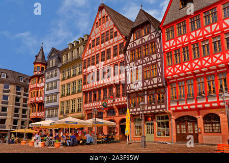 Bâtiments à colombages sur Römerberg dans la vieille ville de Frankfurt am Main, Hesse, Allemagne. Banque D'Images