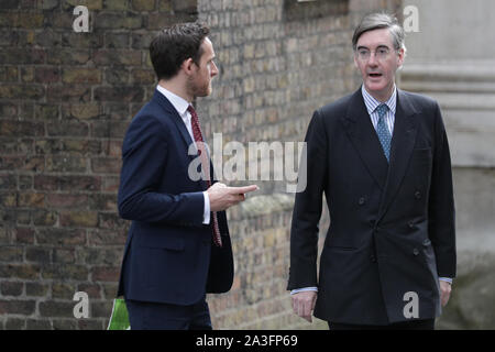 Downing Street, Westminster London, UK. 05Th Oct, 2019. Jacob Rees-Mogg, chef de la Chambre des communes. Les ministres ont assister à la réunion hebdomadaire du Cabinet du gouvernement à Downing Street ce matin. Credit : Imageplotter/Alamy Live News Banque D'Images