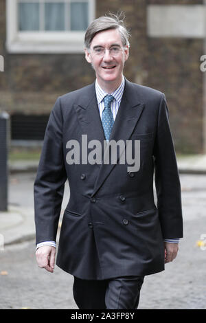 Downing Street, Westminster London, UK. 05Th Oct, 2019. Jacob Rees-Mogg, chef de la Chambre des communes. Les ministres ont assister à la réunion hebdomadaire du Cabinet du gouvernement à Downing Street ce matin. Credit : Imageplotter/Alamy Live News Banque D'Images