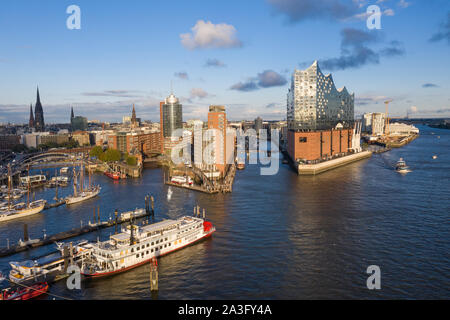 L'Elbe Philharmonic est une salle de concert dans le quartier Hafencity et un nouveau monument à Hambourg Banque D'Images