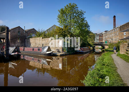 Les nouvelles usines dans le Derbyshire autrefois partie de Stockport Swizzles Sweet Factory, sur le canal des banques et marina Banque D'Images