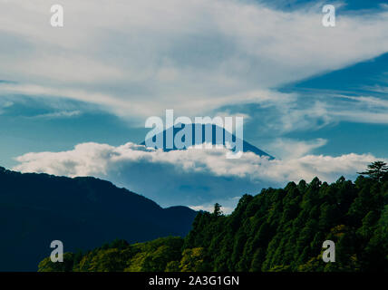 La vue sur le Mont Fuji, le Lac Ashi Hakone, Japon Banque D'Images