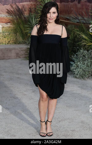 WESTWOOD, LOS ANGELES, CALIFORNIE, USA - 07 OCTOBRE : actrice Sophia Bush arrive à la première de Los Angeles de Netflix 'El Camino : un film Breaking Bad' qui s'est tenue au Regency Village Theatre Le 7 octobre 2019 dans la région de Westwood, Los Angeles, Californie, États-Unis. (Photo par Xavier Collin/Image Press Office) Banque D'Images