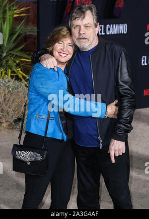 WESTWOOD, LOS ANGELES, CALIFORNIE, USA - 07 OCTOBRE : Marilou York et mari/acteur Mark Hamill arrivent à la première de Los Angeles de Netflix 'El Camino : un film Breaking Bad' qui s'est tenue au Regency Village Theatre Le 7 octobre 2019 dans la région de Westwood, Los Angeles, Californie, États-Unis. (Photo par Xavier Collin/Image Press Office) Banque D'Images