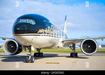 Stuttgart/Allemagne, 22 Septembre 2019 : Guinée équatoriale Gouvernement Boeing 777 à l'aéroport de Stuttgart. Banque D'Images