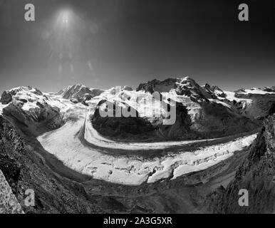 Glacier du Gorner ou Gornergletscher au Gornergrat montrant Monte Rossa massif, au-dessus de Zermatt en Suisse. Septembre 2019 Le glacier du Gorner (allemand : G Banque D'Images