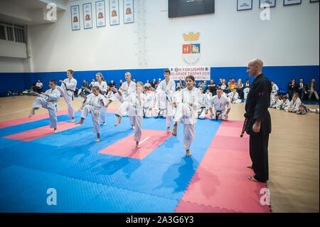 BELGRADE, SERBIE - 28. Septembre 2019. Les enfants et les enfants Arts Martiaux Sport de démonstration. Soirée des Arts Martiaux / Belgrade Kyokushin trophée au Spor Banque D'Images