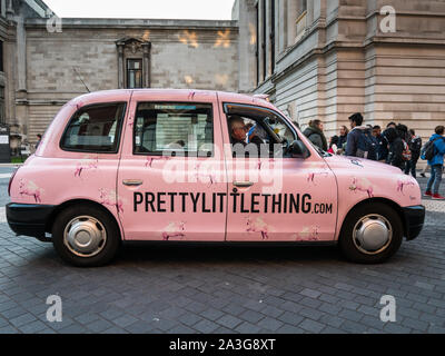 TX4 Taxi Noir Rose, London, UK Banque D'Images