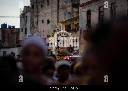 Fidèles participer au pèlerinage que chaque année rend hommage à la Vierge de la Charité, patronne de Cuba. Banque D'Images