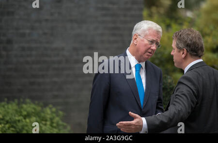 Downing Street, London, UK. 8e octobre 2019. Sir Michael Fallon, ex Secrétaire à la défense, vu arriver à Downing Street après la réunion hebdomadaire du cabinet, après discussion avec Alister Jack, secrétaire d'État pour l'Écosse. Credit : Malcolm Park/Alamy Live News. Banque D'Images