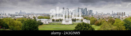 Panorama - London Canary Wharf et ville de Londres vu de Old Royal Observatory, Greenwich, London, UK Banque D'Images