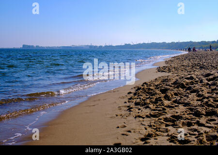 Plage de sable à Gdańsk (Danzig en allemand), une ville portuaire sur la côte baltique de la Pologne Banque D'Images