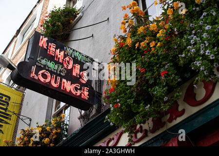 Kehoes Lounge en néon, Dublin, Irlande. Banque D'Images