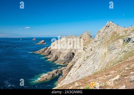 La France, Finistère, Plogoff, Pointe du Raz et phare de la Vieille Banque D'Images