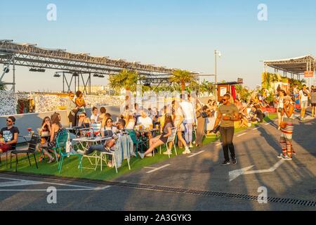 France, Paris, sur le toit de légumes de 3 500 M2, le jardin suspendu, bar et restaurant éphémère installé sur le toit d'un parking au cours de l'été Banque D'Images