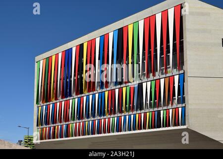 France, Nord, Lille, Stéphane Hessel House, bâtiment moderne, conçu en 2016 par l'architecte Julien De Smedt et accueil à l'auberge de jeunesse et d'autres infrastructures Banque D'Images