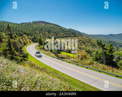 Mt Mitchell State Park route menant au haut du mont Mitchell plus haute montagne dans l'Est de l'UNited Staes dans les Appalaches de Caroline du Nord. Banque D'Images