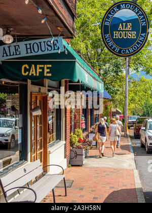 Ville de montagne noire dans les Blue Ridge Mountains de Caroline du Nord aux États-Unis Banque D'Images