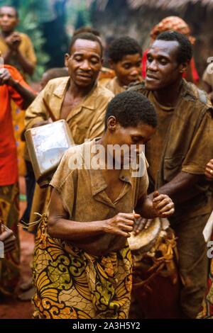 Congo, Moyen-Orient, célébrations, Lobeke chez les pygmées Baka Banque D'Images