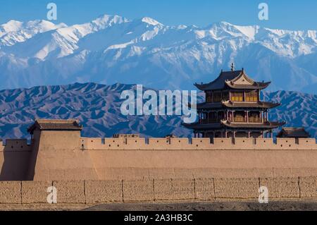 La Chine, la province de Gansu, Jiayuguan, forteresse de la route de la soie, fondée en 1372 sous la dynastie Ming et inscrit au Patrimoine Mondial de l'UNESCO Banque D'Images