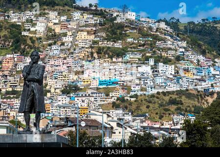 L'Équateur, Quito, Plaza Bulevar 24 de Mayo, de la statue de l'architecte de l'époque coloniale, centre Jos ? Fern ?Méndez Salvador, Équateur sateman important Banque D'Images