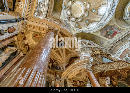 Le beau plafond de Chiesa di San Lorenzo , une église de style Baroque, conçu et construit par Guarino Guarini durant 1668-1687, Turin, Italie Banque D'Images