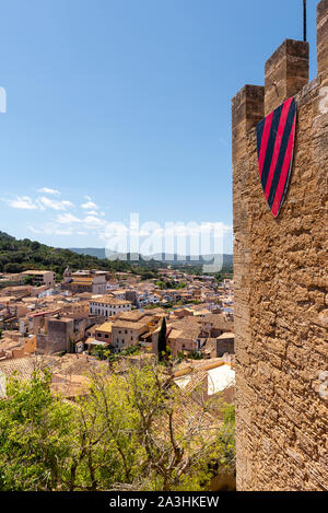 Centre historique de la ville de Capdepera, vu du Château Capdepera Situé dans l'Est de Majorque, Espagne Banque D'Images