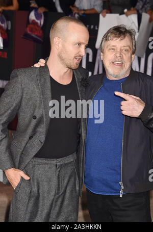 WESTWOOD, CA - 07 OCTOBRE : Aaron Paul et Mark Hamill, assister à la première de 'El Camino de Netflix : un film Breaking Bad' au Regency Village Theatre sur Octobre 07, 2019 à Westwood, en Californie. Banque D'Images