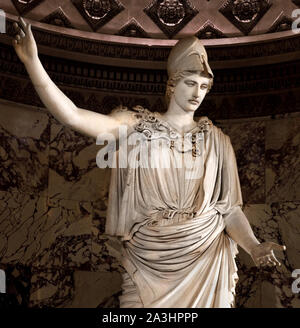 L'Athena Pallas de Velletri Velletri ou est un type de statue en marbre classique d'Athena, le port d'un casque. (Original attribué à Cresilas) premier siècle après Jésus-Christ, en marbre de Paros, mGreek H. 3,05 Grèce, romaine, Banque D'Images
